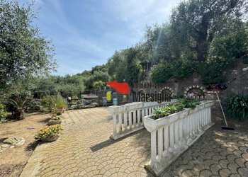 4cfe3a1d-5cdd-4c91-bc89-ab4595cd080a.jpg - Villa Via Monsignore Tornatore, Dolceacqua - photo 6