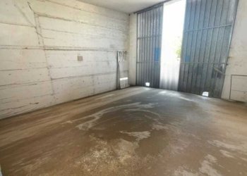 Garage .jpg - Villa Contrada Palmarini, Brindisi - foto 17