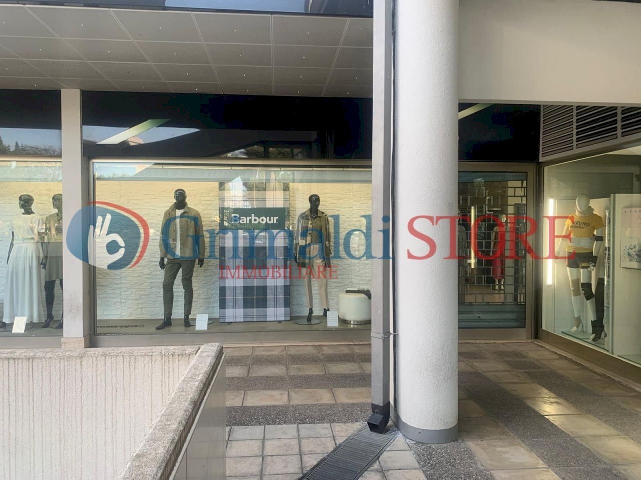 Immagine WhatsApp 2025-06-27 ore 12.49.25_22e1bc47 - Locale Commerciale Via Pacinotti 19, Campi Salentina - foto 1