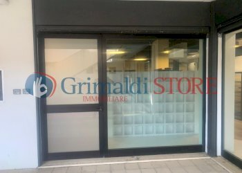 WhatsApp Image 2025-04-28 at 16.51.23 (1)_risultat - Locale Commerciale Via Pacinotti 19, Campi Salentina - foto 11