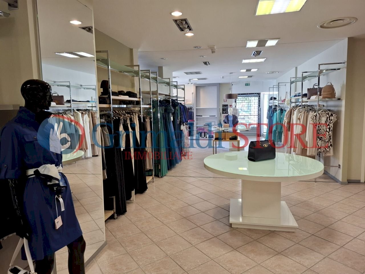 IMG-20250627-WA0007_risultato.jpg - Locale Commerciale Via Pacinotti 19, Campi Salentina - foto 3