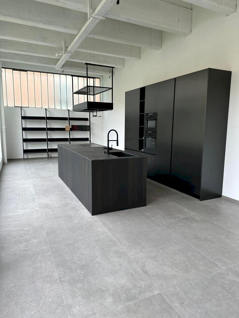 ESPOSIZIONE - Show room via Canturina 5, Capiago Intimiano - foto 2