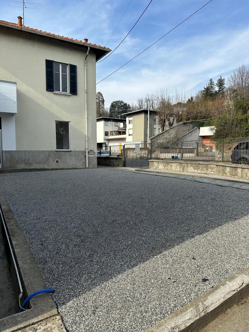 PARTE ESTERNA DI PROPRIETA\' - Magazzino via Canturina 5, Capiago Intimiano - foto 1