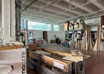 Interni capannone - Magazzino via Canturina 5, Capiago Intimiano - foto 22