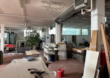 Interni capannone - Magazzino via Canturina 5, Capiago Intimiano - foto 25