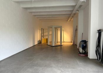 ESPOSIZIONE - Show room via Canturina 5, Capiago Intimiano - photo 5