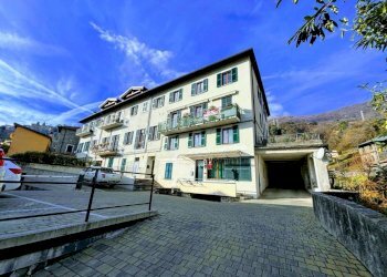 Esterno condominio - Trilocale Frazione Calozzo 128, Pianello del Lario - foto 1