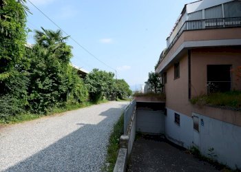 Esterni proprietà - Commercial Premises Luisago - photo 11