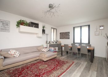 Soggiorno piano terra - Villa Via delle Busacce 28, San Fermo della Battaglia - foto 5