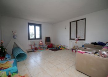 Soggiorno piano secondo - Villa Via delle Busacce 28, San Fermo della Battaglia - foto 19