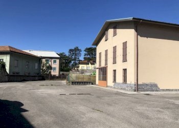Esterno proprieta - Capannone Como - foto 4