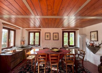 Interni taverna - Villa via C. Goldoni  17, Alta Valle Intelvi - foto 14