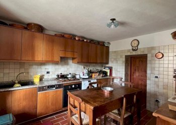 Cucina taverna - Villa via C. Goldoni  17, Alta Valle Intelvi - photo 18