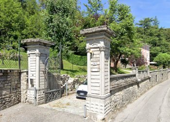 Ingresso carraio - Appartamento via C. Goldoni  5, Alta Valle Intelvi - foto 6