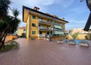 22.jpg - Trilocale Giugliano in Campania - foto 20