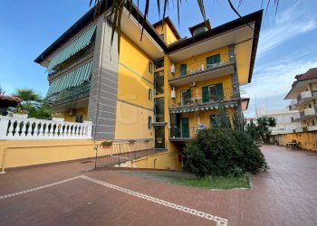 23.jpg - Trilocale Giugliano in Campania - foto 21