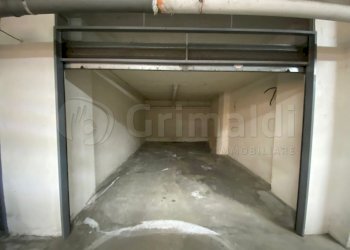 02.jpg - Box Melito di Napoli - foto 2