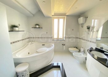 8.jpg - Portion of a house Giugliano in Campania - photo 8