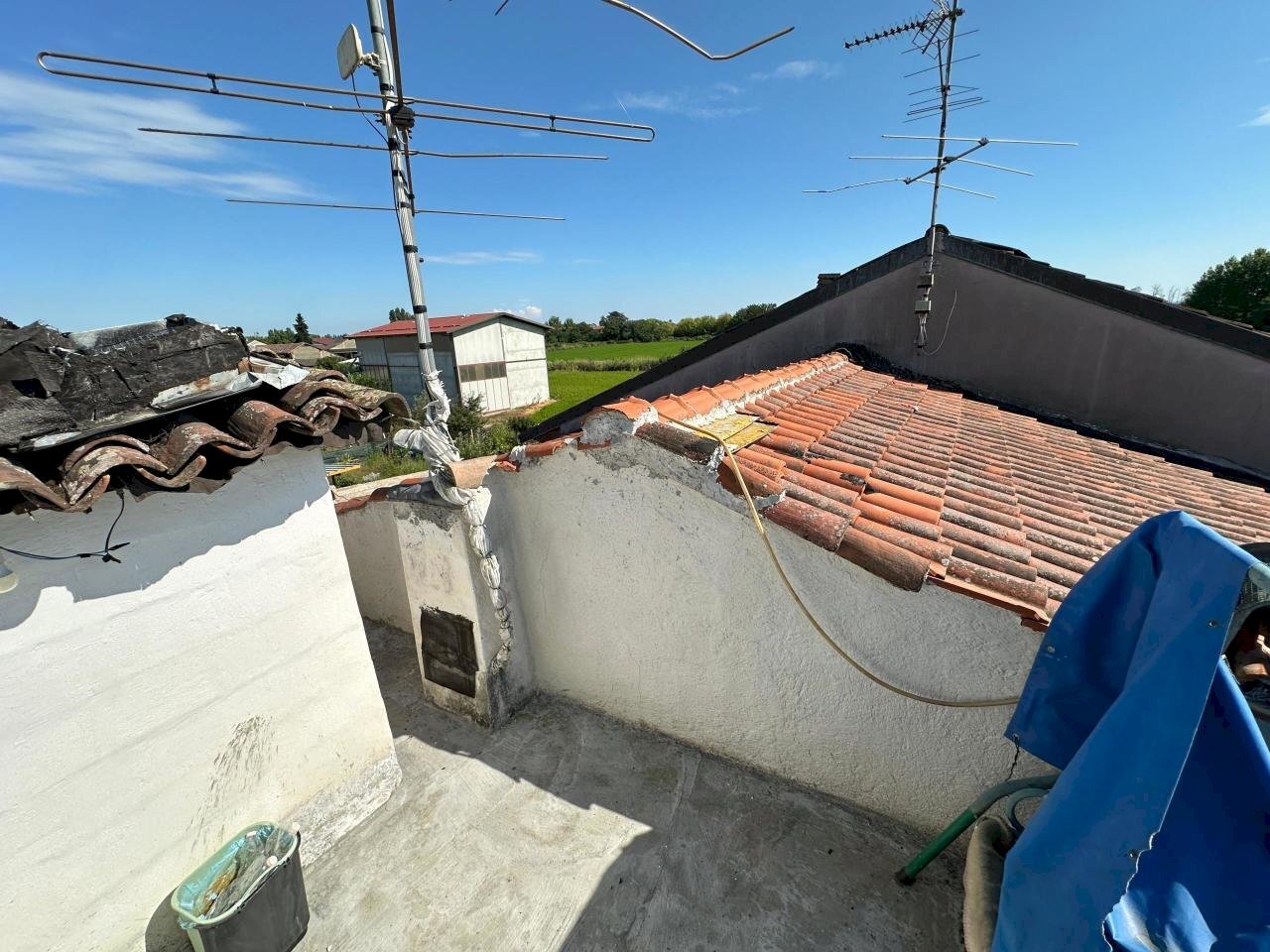 Terrazzo - Casa indipendente via fratelli necco 15, Caresana - foto 1