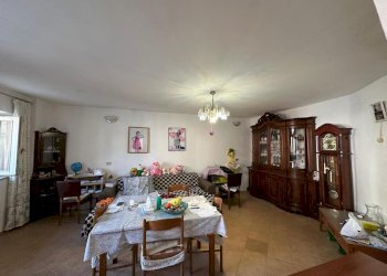 Salotto - Casa indipendente via fratelli necco 15, Caresana - foto 3