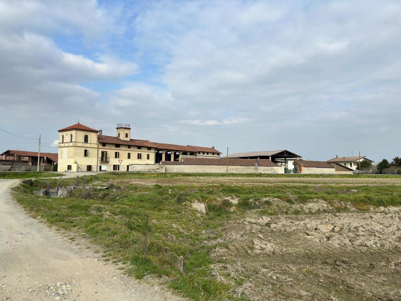 Vista Casinale - Stabile - Palazzo Strada Provinciale ex Strada Statale 596 dei Cairo 14, Vinzaglio - foto 2
