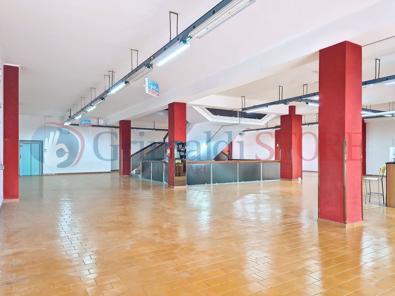 locale-commerciale-mimmo-fina_00002_a1dc082_result - Clothing - Underwear Francavilla Fontana - photo 1