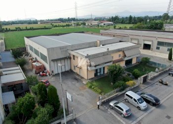 IMG-20250626-WA0003_risultato.jpg - Locale Commerciale Via dell'Industria 53, Travagliato - foto 1