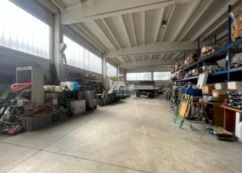 IMG-20251003-WA0011_risultato.jpg - Locale Commerciale Via dell'Industria 53, Travagliato - foto 4