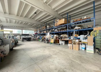 IMG-20251003-WA0012_risultato.jpg - Locale Commerciale Via dell'Industria 53, Travagliato - foto 5