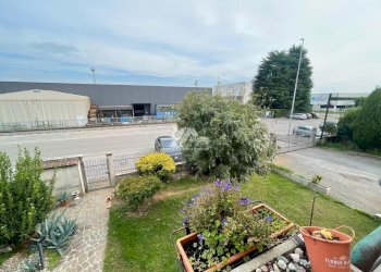 IMG-20251003-WA0027_risultato.jpg - Locale Commerciale Via dell'Industria 53, Travagliato - foto 15