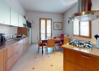 7pXGrxQwY6Y-Kitchen.jpg - Villa Via Crocefisso 60G, Erbusco - foto 9