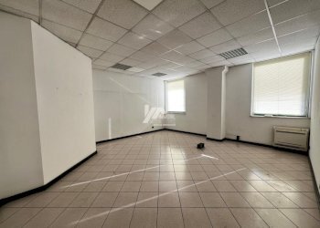 IMG-20250124-WA0016_risultato.jpg - Locale Commerciale Via Antonio Allegri 93, Brescia - foto 5