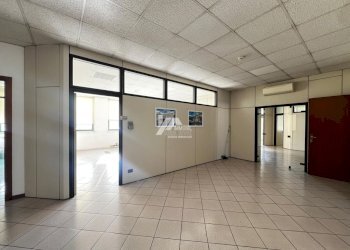 IMG-20250124-WA0019_risultato.jpg - Locale Commerciale Via Antonio Allegri 93, Brescia - foto 8