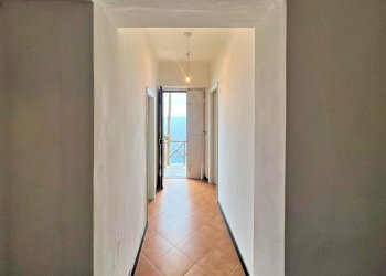 ADISIMPEGNO E TERRAZZO PIANO TERRA.jpg - Casa semi indipendente Frazione Sant'Apollinare 3, Sori - foto 13