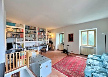 SALA PIANO PRIMO.jpg - Casa indipendente Via Cappelletta 37, Avegno - foto 5