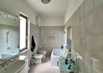 BAGNO A .jpg - Casa indipendente Via Cappelletta 37, Avegno - foto 16
