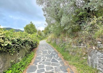 STRADA DI ACCESSO.jpg - Casa indipendente Via Cappelletta 37, Avegno - foto 29