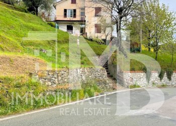 CASA E ACCESSO PEDONALE.jpg - Independent house Frazione Pannesi 41, Lumarzo - photo 2