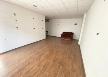 11.jpg - Locale Commerciale Via Luigi Cadorna 48, Pescara - foto 12