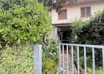 IMG_8913.JPG - Villa a Schiera Seravezza - foto 1