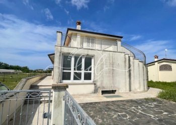 PHOTO-2025-05-19-10-43-50 2.jpg - Villa Camaiore - foto 2