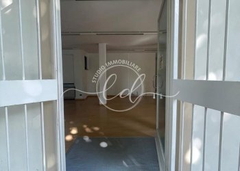 b460b4fc-29a7-4891-9418-369a75b6a0a9.jpeg - Locale Commerciale Camaiore - foto 2