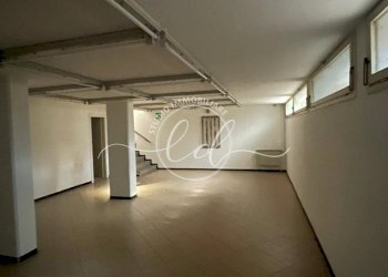 6ad07755-45fc-4330-a24c-aea8b73ac687.jpeg - Locale Commerciale Camaiore - foto 11