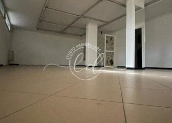 52e6384f-8bb9-466a-a536-a4eed24d8b35.jpeg - Locale Commerciale Camaiore - foto 12