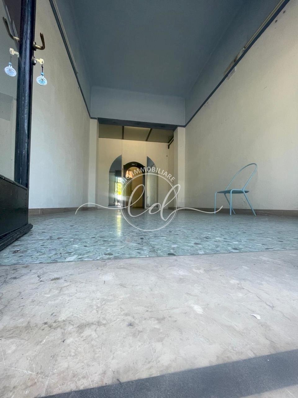 PHOTO-2025-05-09-11-31-12.jpg - Locale Commerciale Seravezza - foto 3