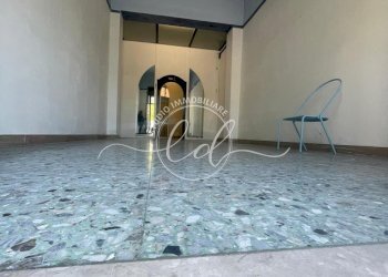 PHOTO-2025-05-09-11-31-13 4.jpg - Locale Commerciale Seravezza - foto 2