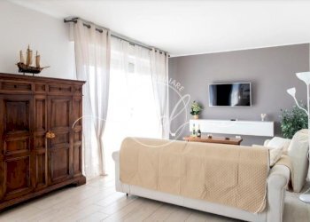 PHOTO-2025-04-16-10-37-55 2.jpg - Quadrilocale Camaiore - foto 7