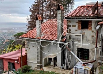 PHOTO-2025-03-06-20-08-31 2.jpg - Casa indipendente Massarosa - foto 3