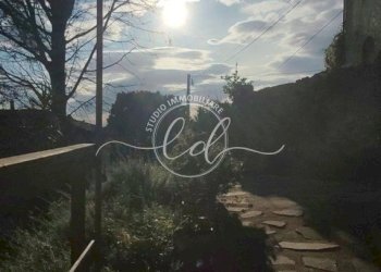 PHOTO-2025-03-06-20-08-37.jpg - Casa indipendente Massarosa - foto 5