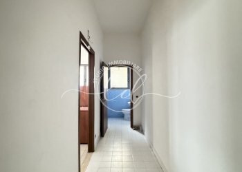 IMG_2353.JPG - Capannone Camaiore - foto 17